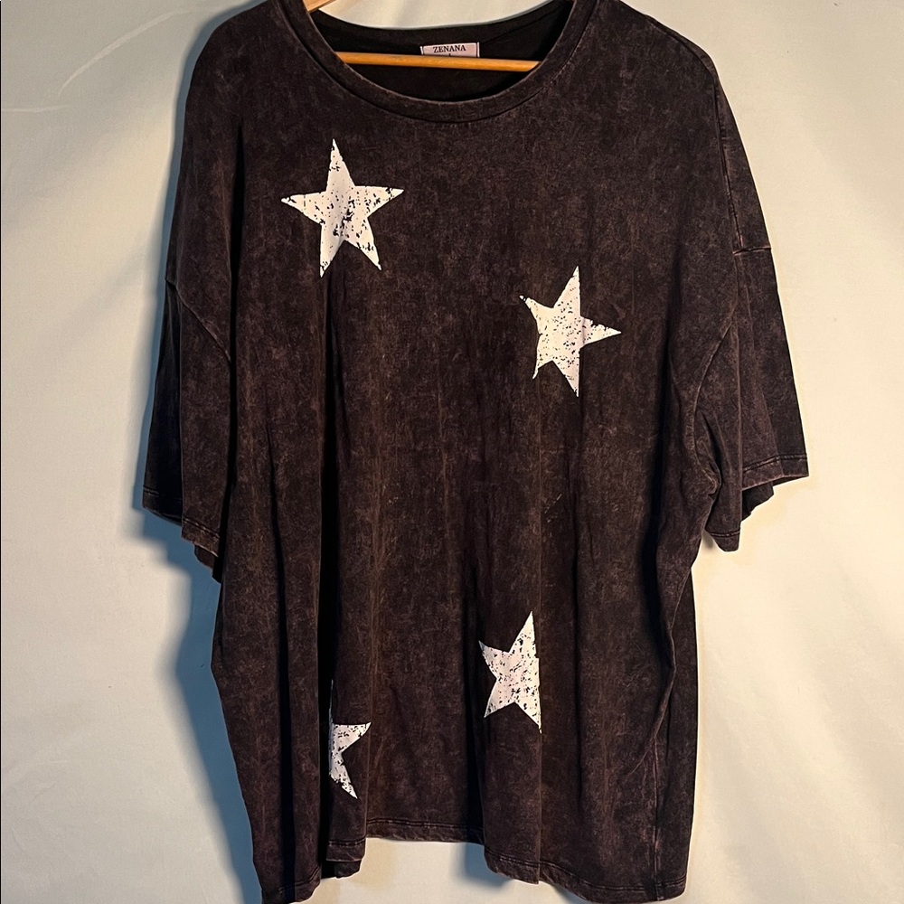 Zenana Outfitters Eggplant Star Short Sleeve Tee